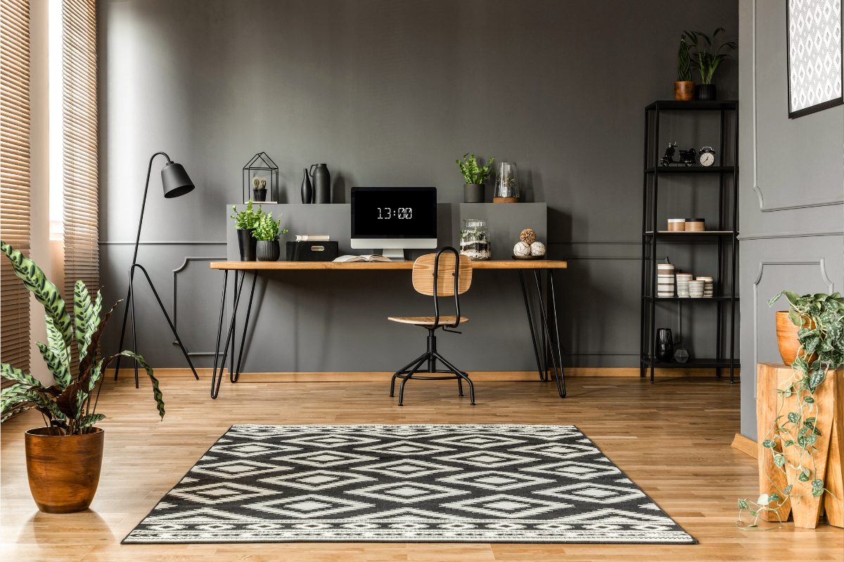 Criar um ambiente de trabalho funcional dentro de casa é essencial para manter produtividade e foco.